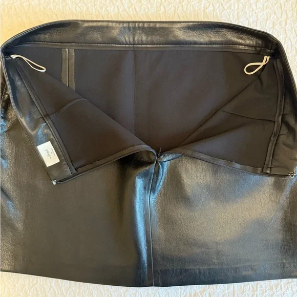 Wilfred Tempest Faux Leather Mini Skirt – Black – Size 16 (NWT) - Picture 9 of 11